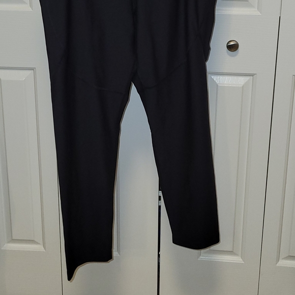Under Armour black leggings - Picture 2 of 5